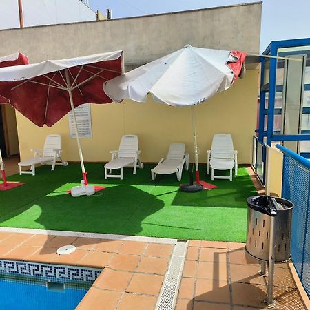 Acceso Sevilla Piscina Moderno Parking Gratis Bormujos Exterior foto